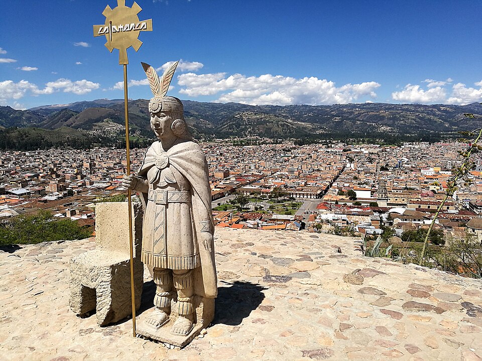 The Inca seat and the statue of Atahualpa on Santa Apolonia