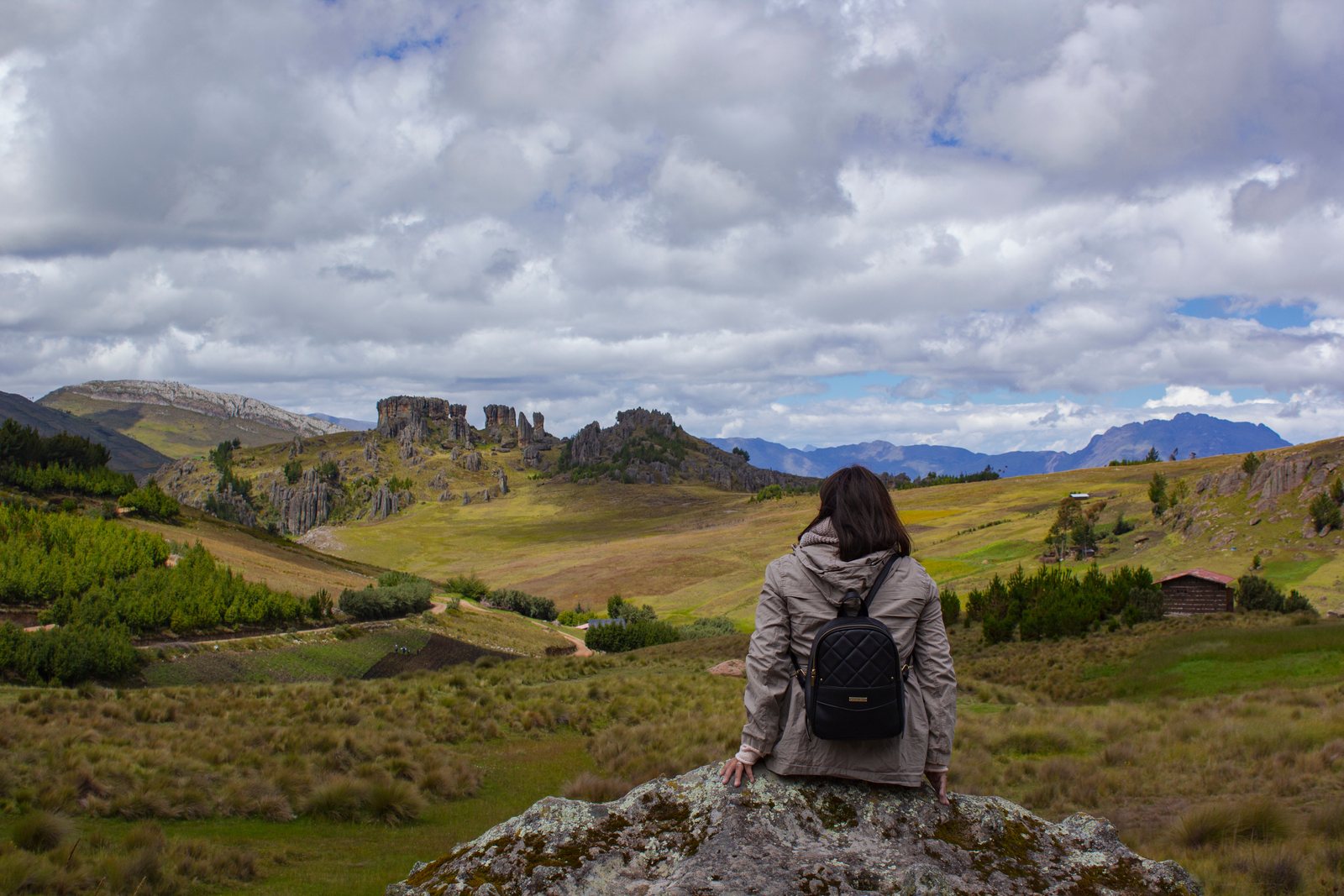 The overlook above the frailones at Cumbemayo